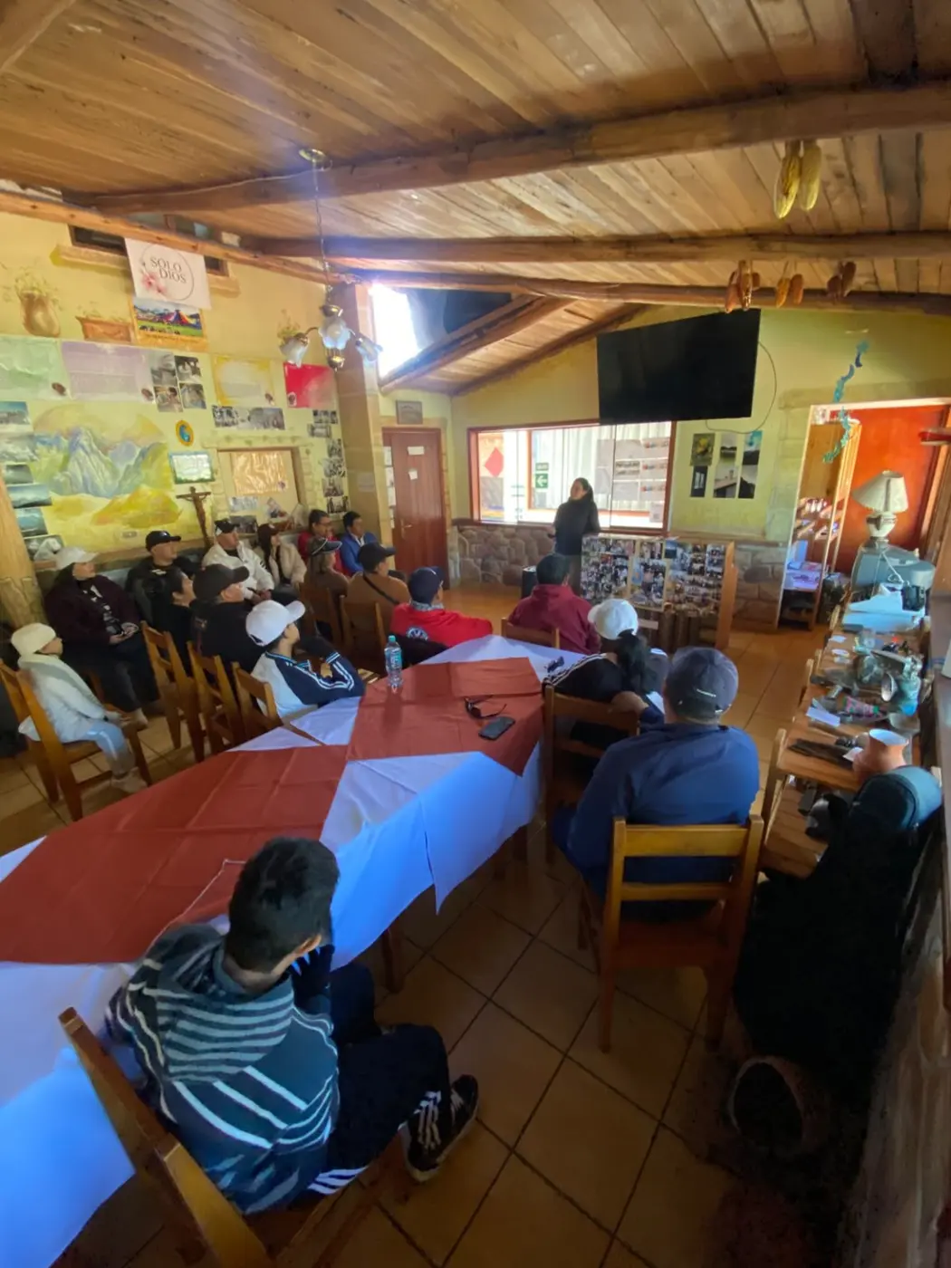 Grupo en una experiencia cultural