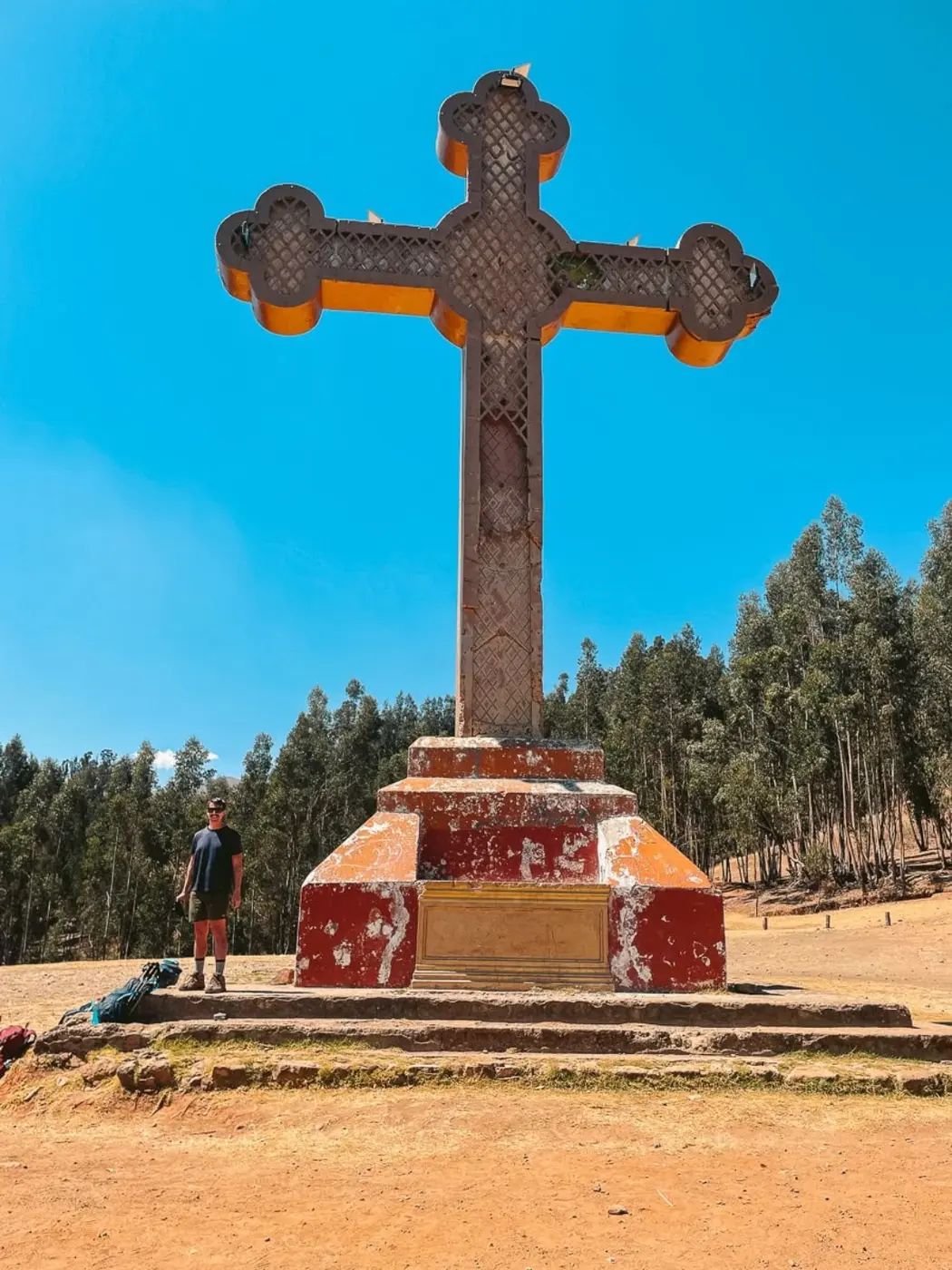 Monumento de la cruz durante el City Tour Huaraz