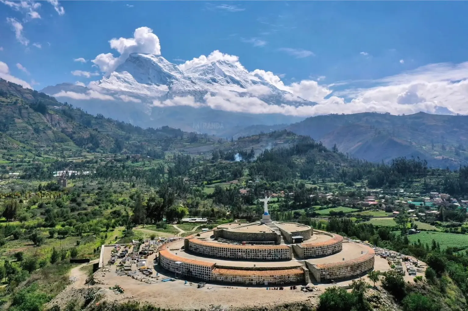 Campo Santo de Yungay y Cordillera Blanca